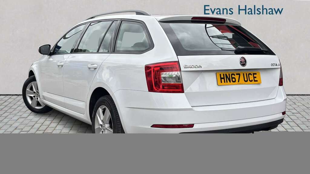 Skoda Octavia 1.4 Tsi Se Dsg 2017 HN67UCE White #2