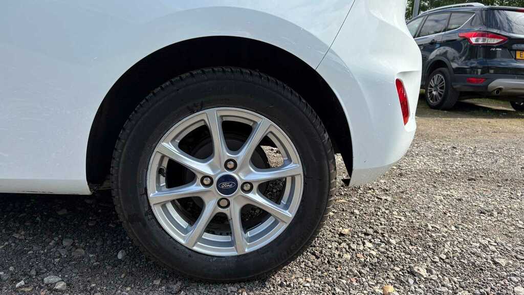Ford Fiesta 1.0 Ecoboost Zetec 2018 YC68OJA White #6