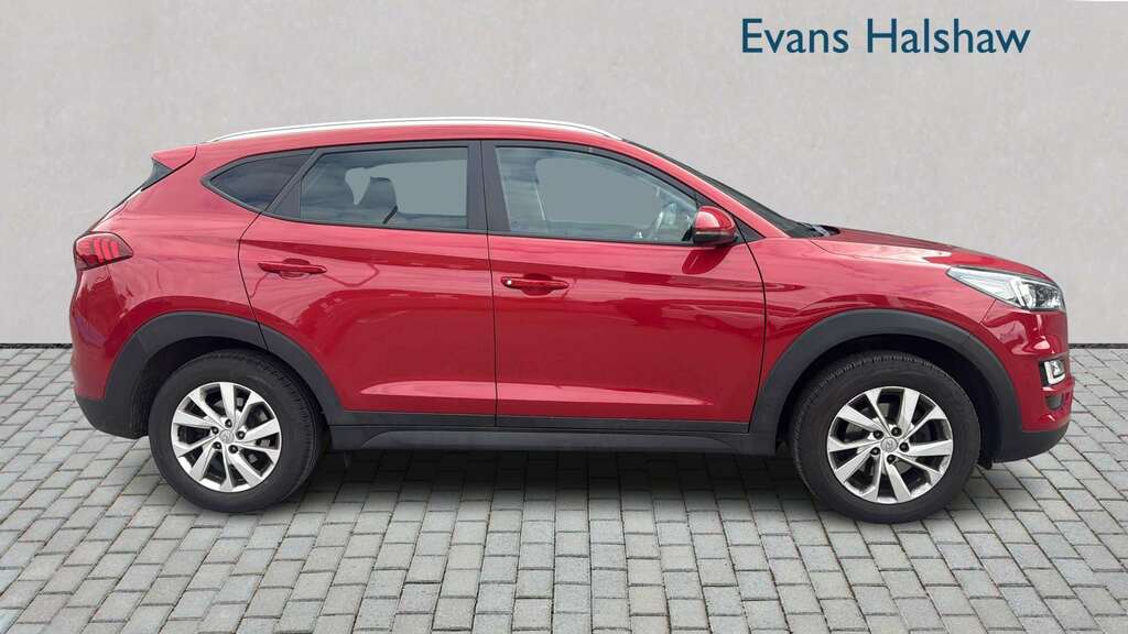 Hyundai Tucson 1.6 Gdi Se Nav 2Wd 2018 BK68UAU Red #4