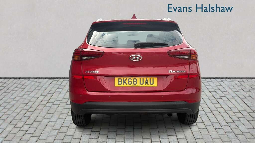 Hyundai Tucson 1.6 Gdi Se Nav 2Wd 2018 BK68UAU Red #3