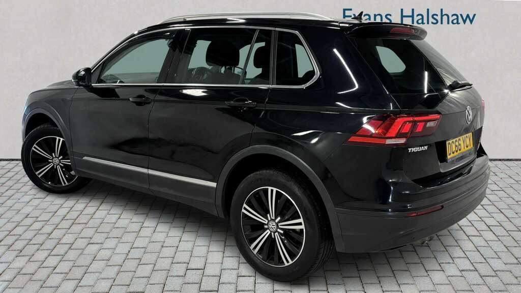 Volkswagen Tiguan 2.0 Tdi 150 4Motion Se Nav Dsg 2016 DC66YCY Black #2