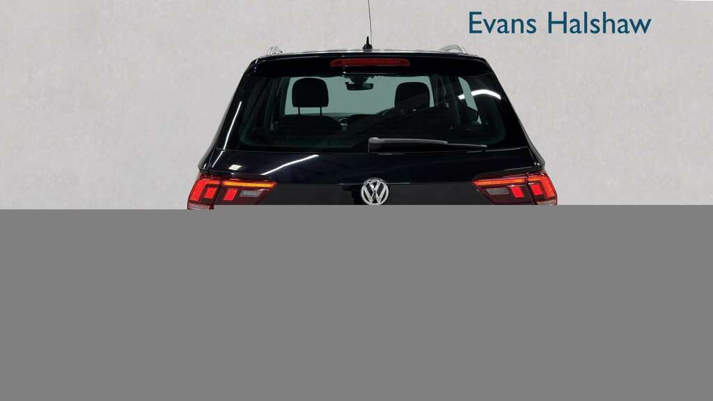 Volkswagen Tiguan 2.0 Tdi 150 4Motion Se Nav Dsg 2016 DC66YCY Black #5