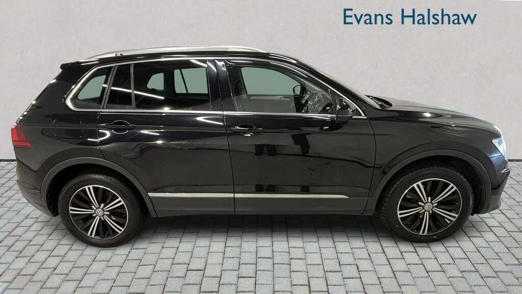 Volkswagen Tiguan 2.0 Tdi 150 4Motion Se Nav Dsg 2016 DC66YCY Black #3