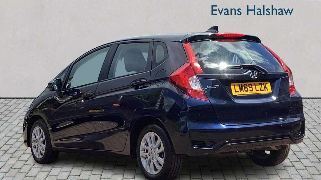 Honda Jazz 1.3 I-vtec Se Navi Cvt 2020 LM69LZK Blue #2