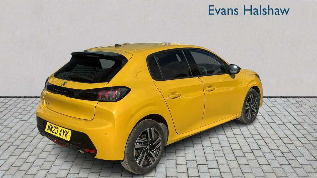 Peugeot 208 1.2 Puretech 100 Allure Premium 2023 MW23AYK Yellow #4