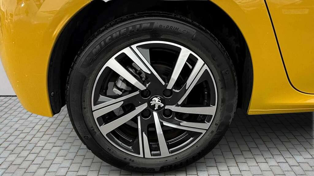 Peugeot 208 1.2 Puretech 100 Active Premium Eat8 2023 PJ23FFG Yellow #4