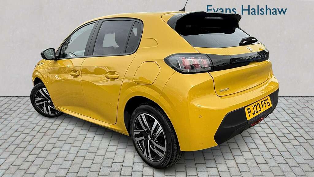 Peugeot 208 1.2 Puretech 100 Active Premium Eat8 2023 Yellow