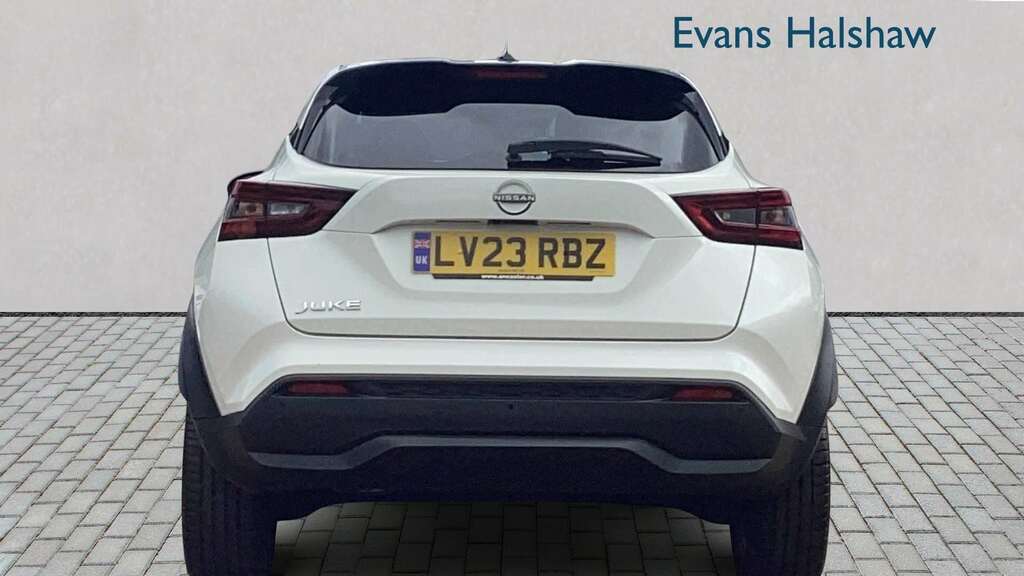 Nissan Juke 1.0 Dig-t 114 Tekna 2023 LV23RBZ White #4