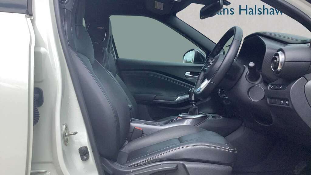Nissan Juke 1.0 Dig-t 114 Tekna 2023 LV23RBZ White #2