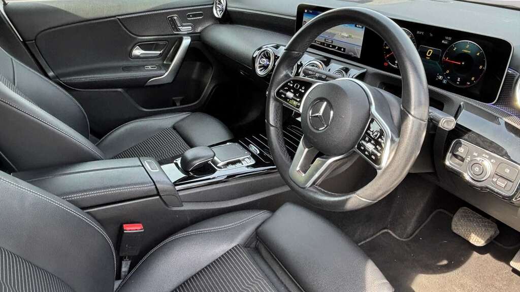 Mercedes-Benz A Class A180d Sport Premium Plus 2019 FG69LWC White #3