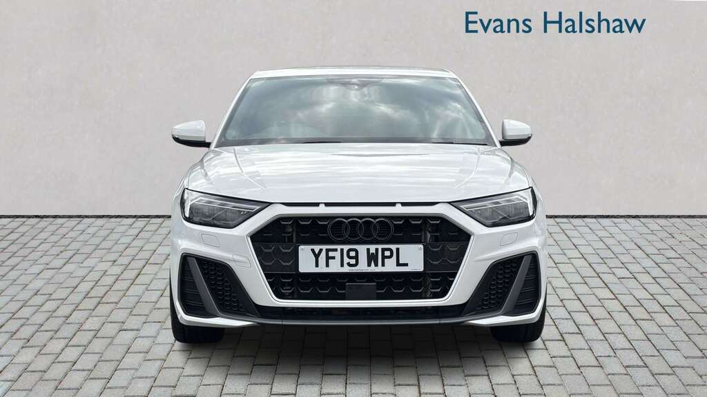 Audi A1 35 Tfsi S Line S Tronic 2019 YF19WPL White #4