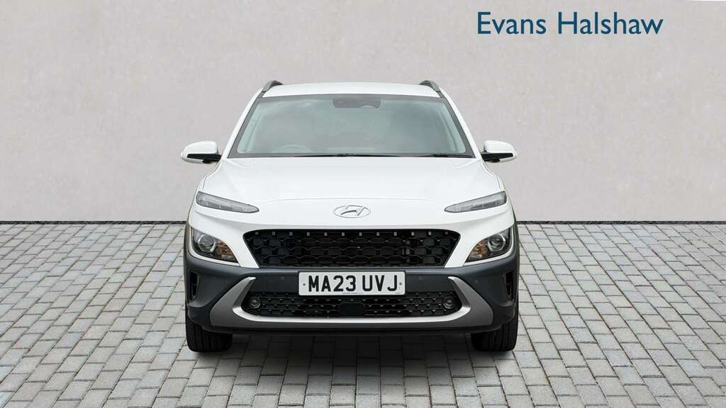 Hyundai Kona 1.6 Gdi Hybrid Premium Dct 2023 MA23UVJ White #4