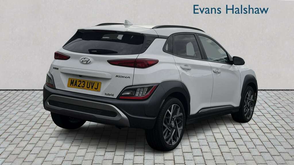 Hyundai Kona 1.6 Gdi Hybrid Premium Dct 2023 MA23UVJ White #2