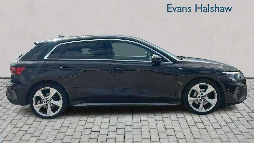 Audi A3 35 Tfsi S Line S Tronic 2022 HJ22ULG Black #3