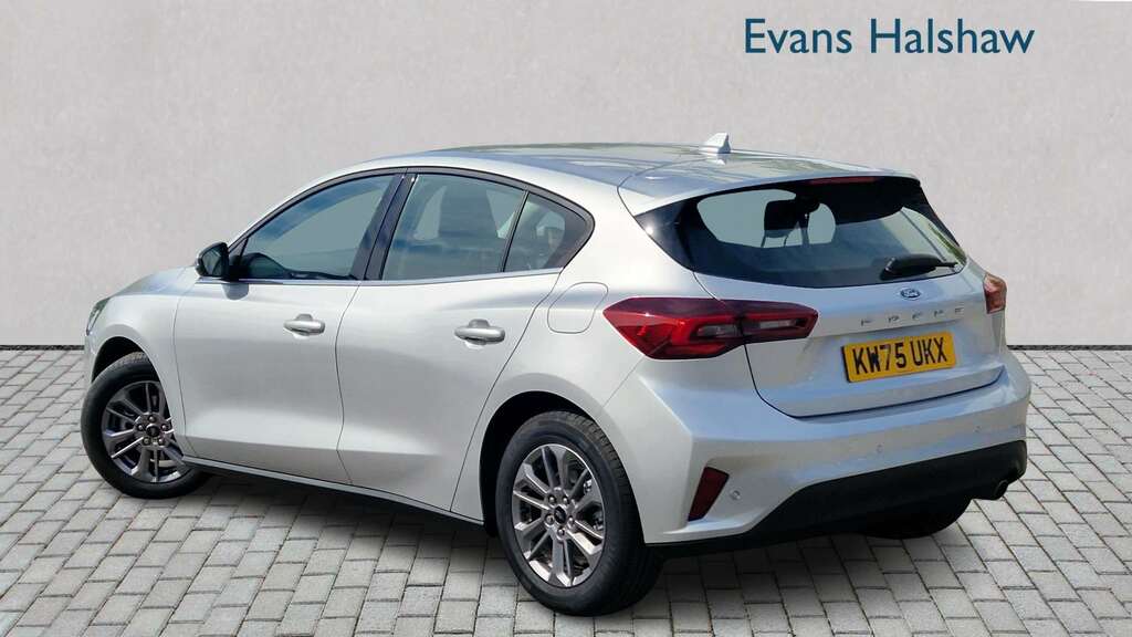 Ford Focus 1.0 Ecoboost Hybrid Mhev Titanium 2025 KW75UKX Silver #2