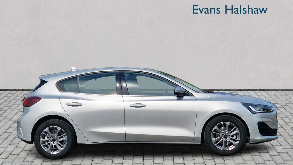 Ford Focus 1.0 Ecoboost Hybrid Mhev Titanium 2025 KW75UKX Silver #4