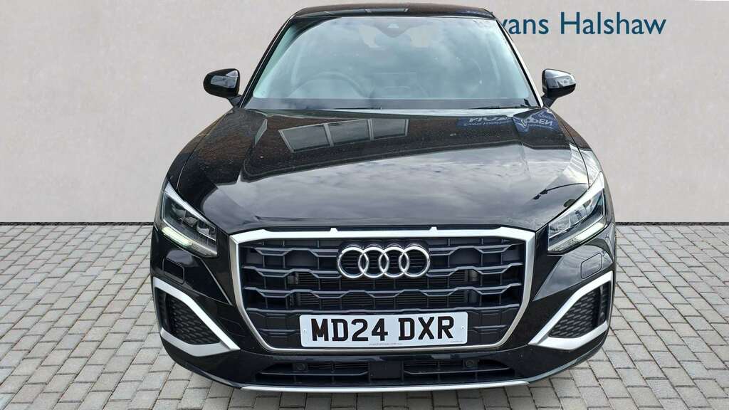 Audi Q2 35 Tfsi Sport 2024 MD24DXR Black #4