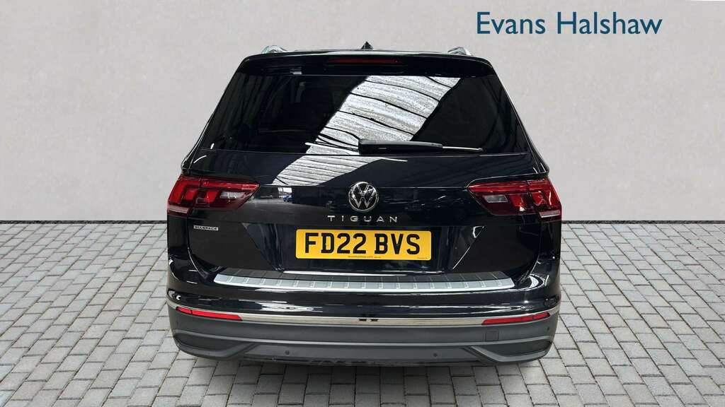 Volkswagen Tiguan Allspace 1.5 Tsi Life Dsg 2022 Black #4
