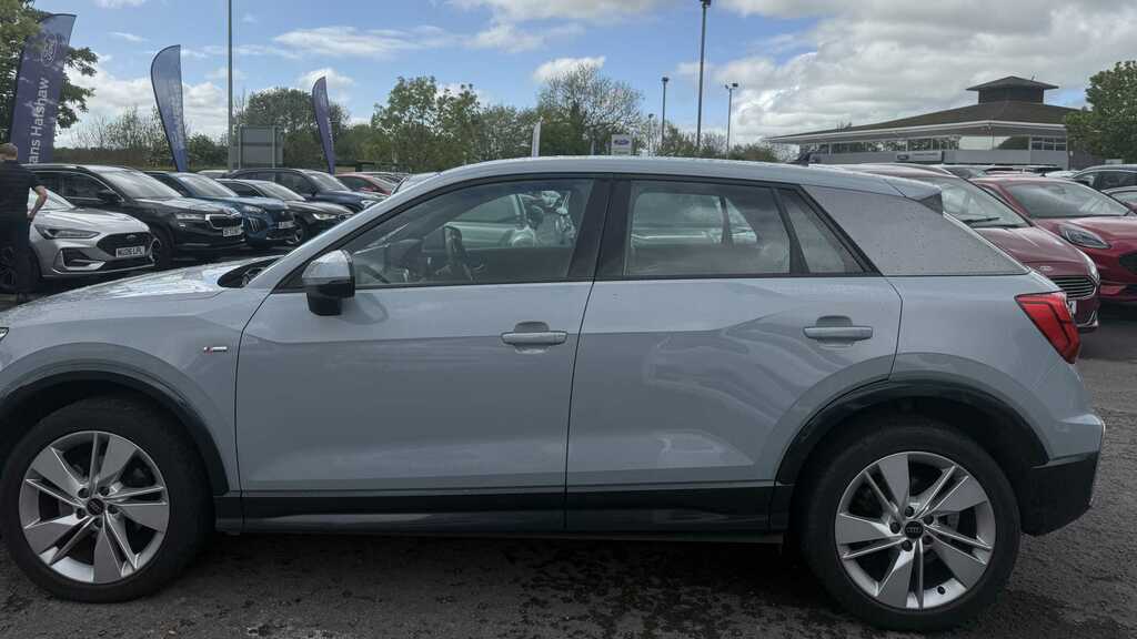 Audi Q2 35 Tfsi S Line S Tronic 2023 LL23KZM Grey #3