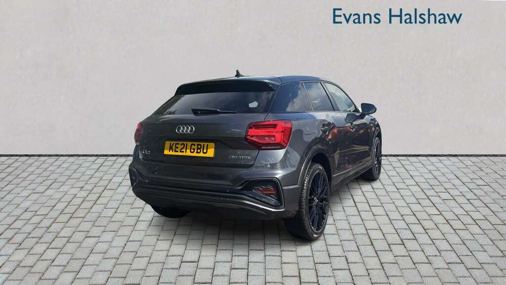 Audi Q2 35 Tfsi Black Edition S Tronic 2021 Grey #3