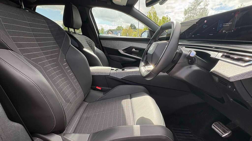 Peugeot 3008 1.2 Hybrid 136 Allure E-dsc6 2024 FV74YGK Grey #2