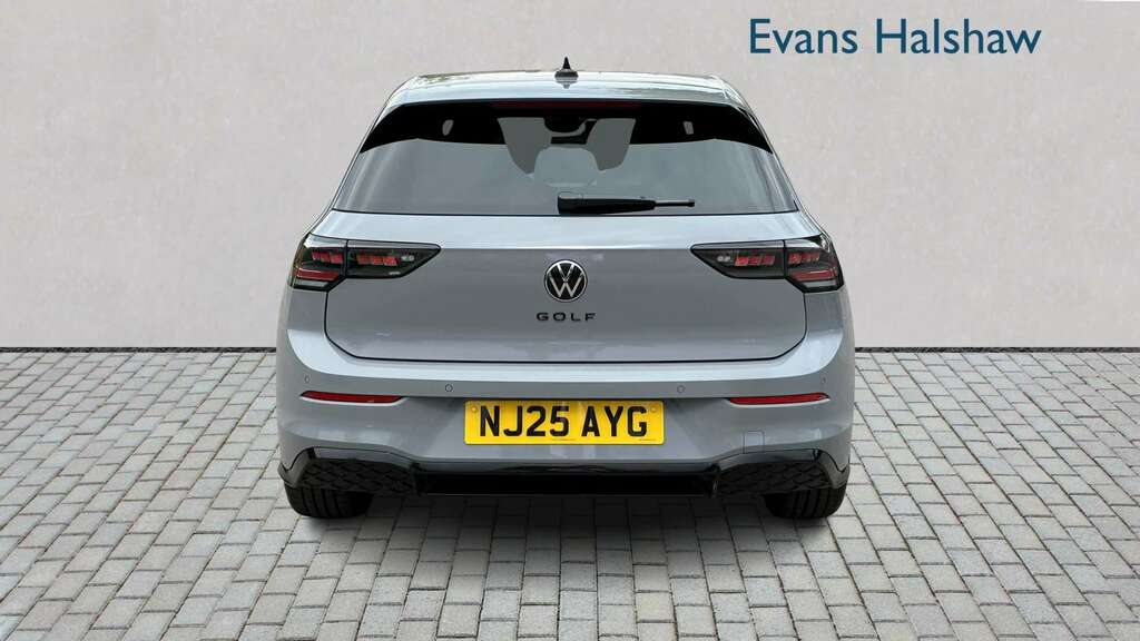 Volkswagen Golf 1.5 Tsi 150 Black Edition 2025 NJ25AYG Grey #5