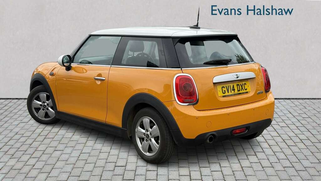 Mini Hatch 1.5 Cooper 2014 GV14DXC Orange #2