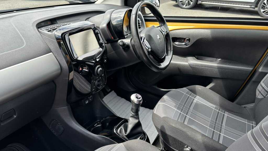 Peugeot 108 1.2 Puretech Allure 2018 AY18LBZ Yellow #5
