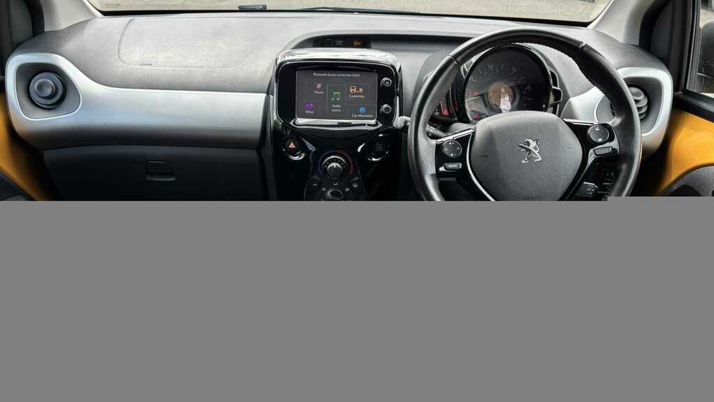 Peugeot 108 1.2 Puretech Allure 2018 AY18LBZ Yellow #4