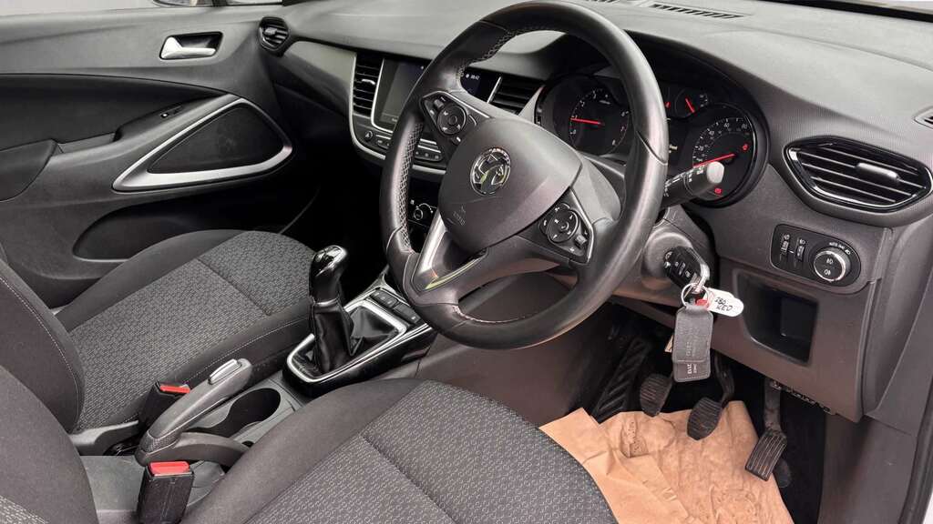 Vauxhall Crossland X 1.2 Se Nav 2018 YC67TYV White #6