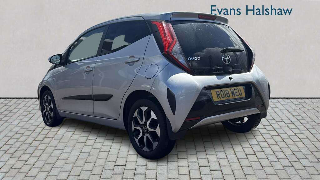 Toyota Aygo 1.0 Vvt-i X-plore 2018 RO18WEU Silver #2