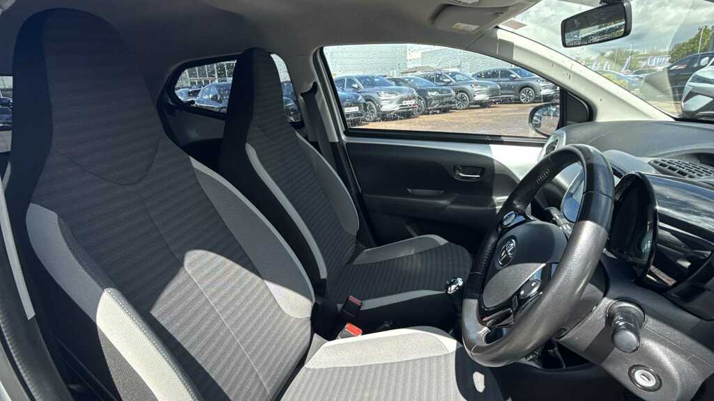 Toyota Aygo 1.0 Vvt-i X-plore 2018 RO18WEU Silver #3