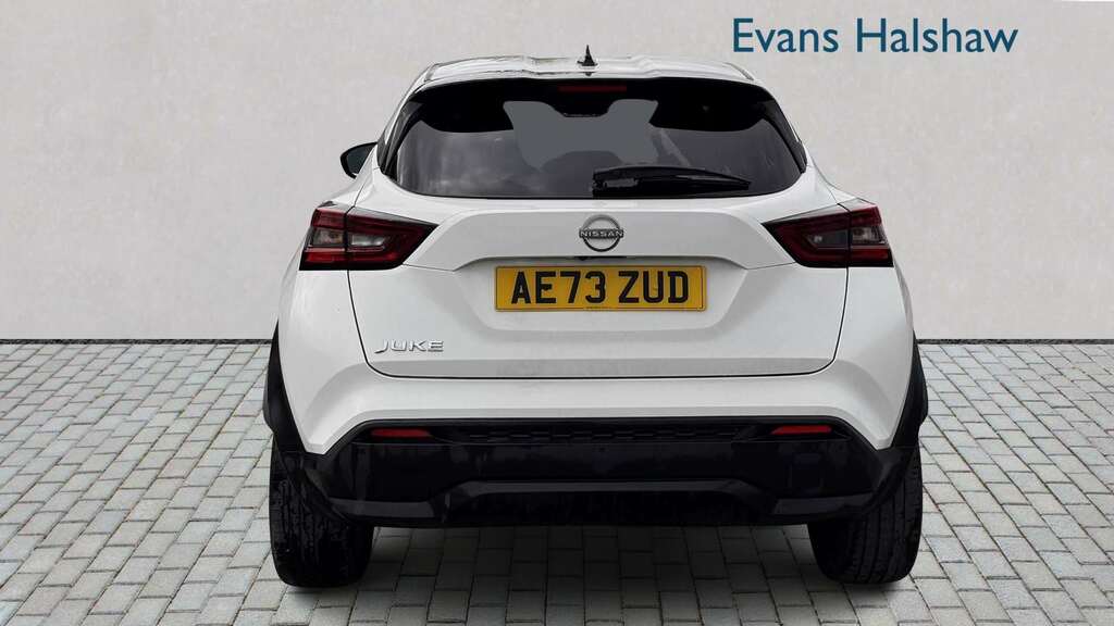 Nissan Juke 1.0 Dig-t 114 Tekna 2023 AE73ZUD White #4