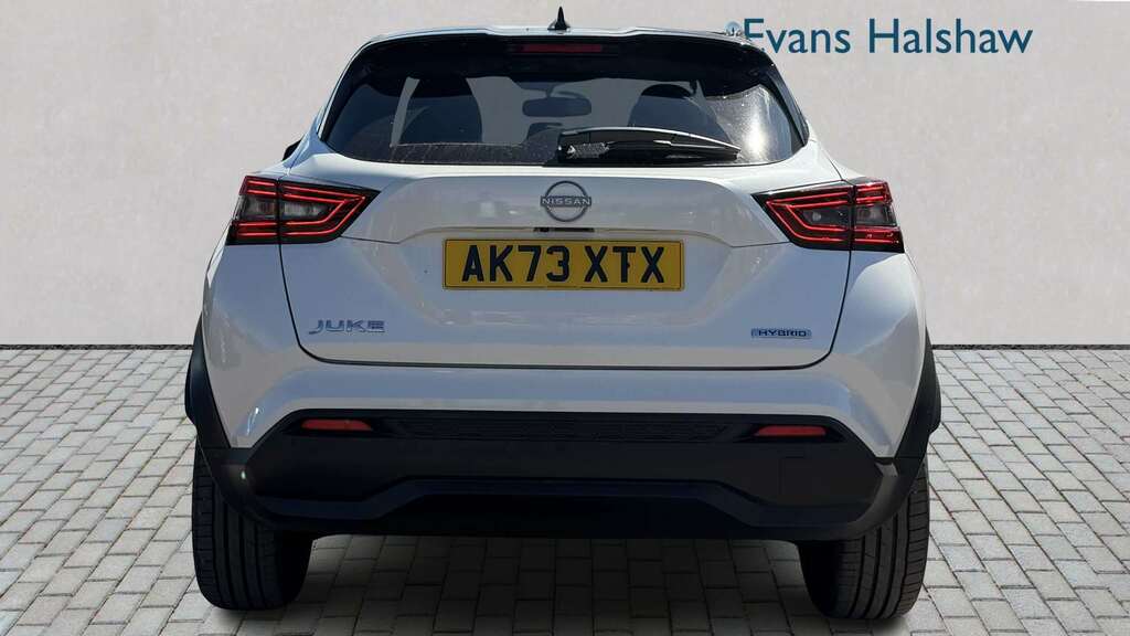Nissan Juke 1.6 Hybrid Tekna 2023 AK73XTX White #5