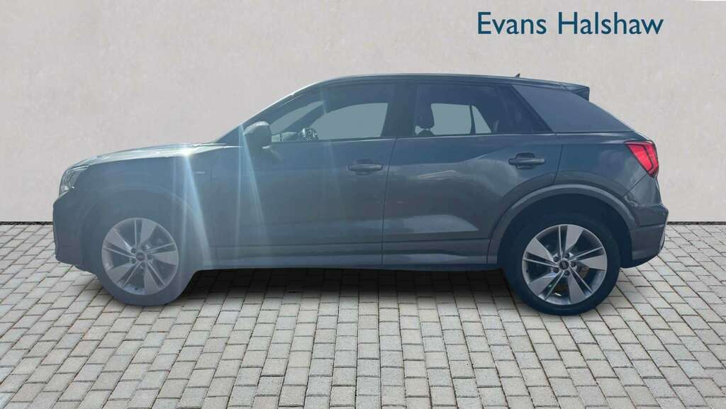 Audi Q2 35 Tfsi S Line S Tronic 2023 LO72KUF Grey #5