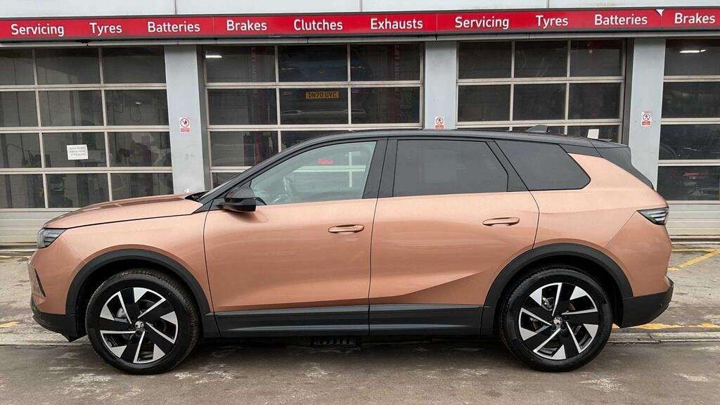 Vauxhall Grandland 1.2 Hybrid 145 Ultimate E-dct6 Fixed Roof 20 YF26ORX  #2