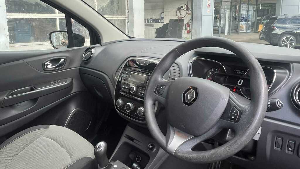 Renault Captur 0.9 Tce 90 Expression 2017 LL17OZB Black #5