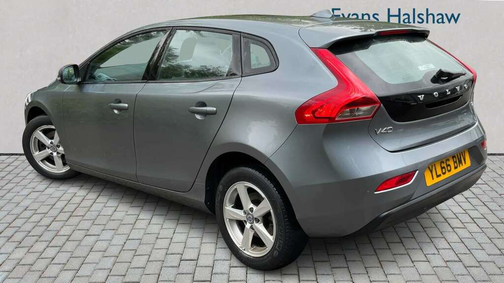 Volvo V40 T2 122 Momentum 2017 Grey