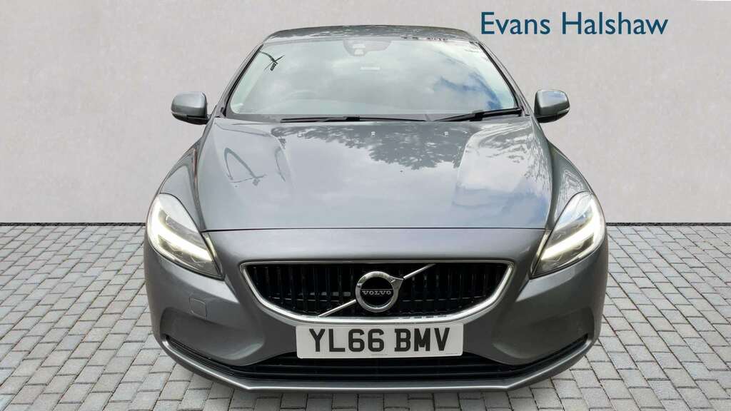 Volvo V40 T2 122 Momentum 2017 Grey #3
