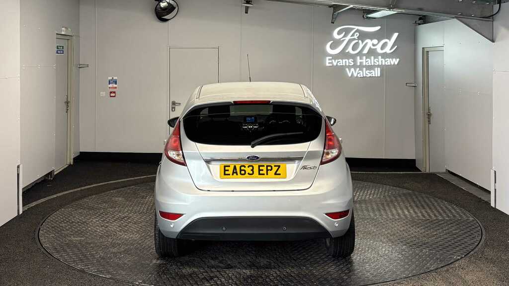 Ford Fiesta 1.6 Titanium Powershift 2013 Silver #3