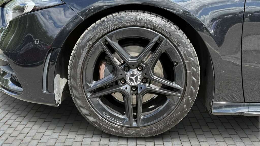 Mercedes-Benz A Class A180 Amg Line Premium 2020 EA70ZRX Black #5