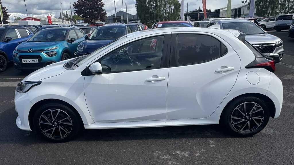Toyota Yaris 1.5 Hybrid Design Cvt 2023 YP23XKX White #3
