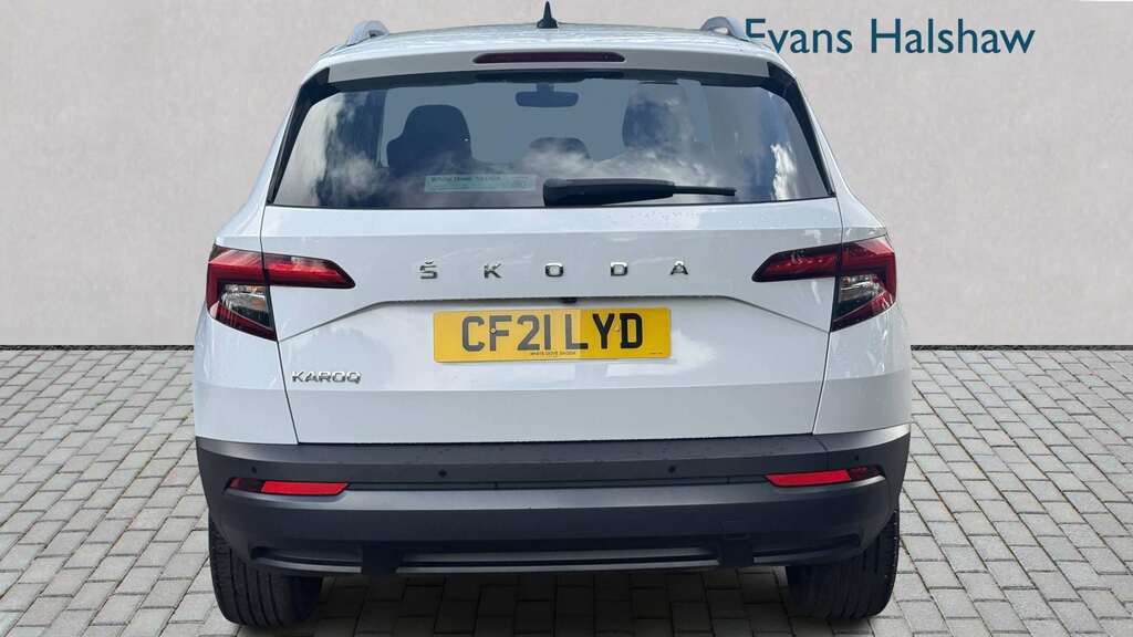 Skoda Karoq 1.5 Tsi Se Drive 2021 White #6