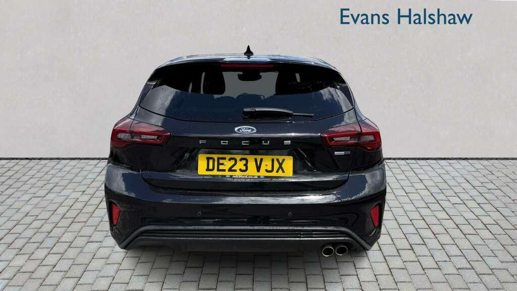 Ford Focus 1.0 Ecoboost Hybrid Mhev St-line X 2023 DE23VJX Black #2