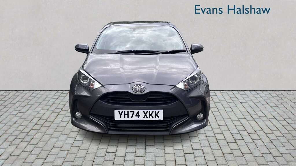 Toyota Yaris 1.5 Hybrid Icon Cvt 2024 YH74XKK Grey #3