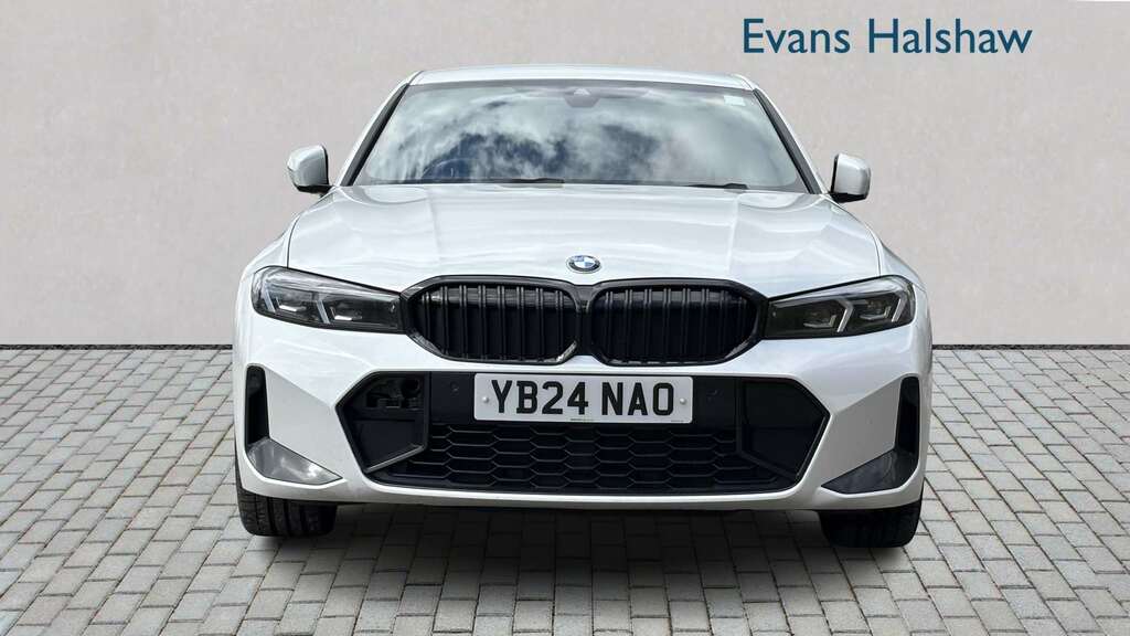 BMW 3 Series 320I M Sport Step 2024 YB24NAO White #4