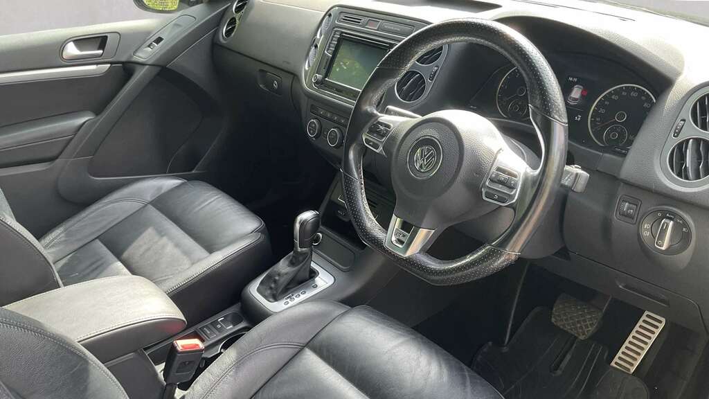 Volkswagen Tiguan 2.0 Tdi Bluemotion Tech R-line 184 Dsg Nav 2 YN65SUU White #4