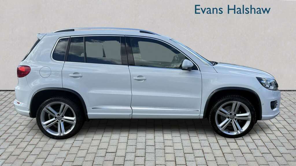Volkswagen Tiguan 2.0 Tdi Bluemotion Tech R-line 184 Dsg Nav 2 YN65SUU White #2