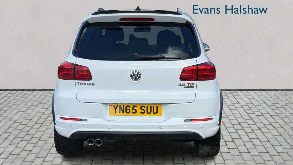 Volkswagen Tiguan 2.0 Tdi Bluemotion Tech R-line 184 Dsg Nav 2 YN65SUU White #3