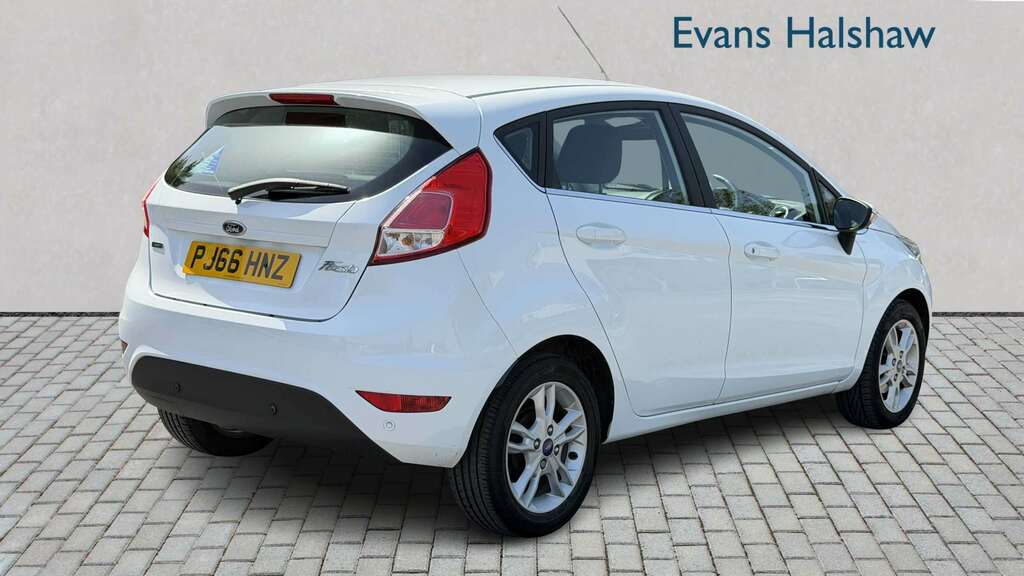 Ford Fiesta 1.0 Ecoboost Zetec Powershift 2016 PJ66HNZ White #2